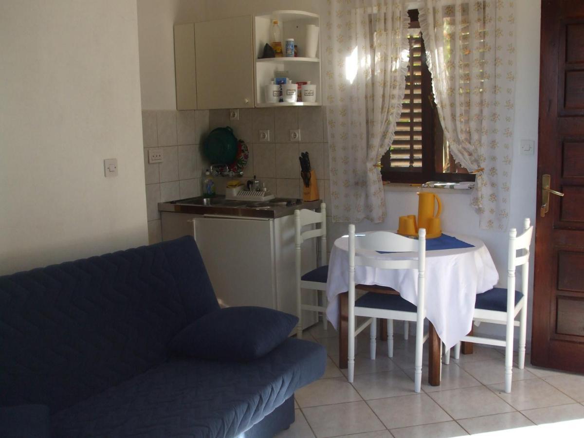 Apartments Marina Supetar Habitación foto